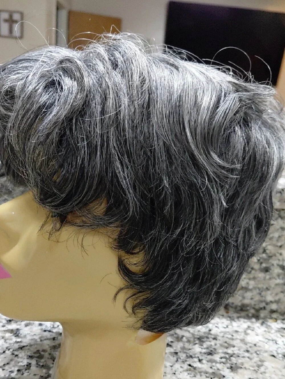 Short Gray Women’s Synthetic Wig - Modern Layered Style Sis Heat Resistant Fiber